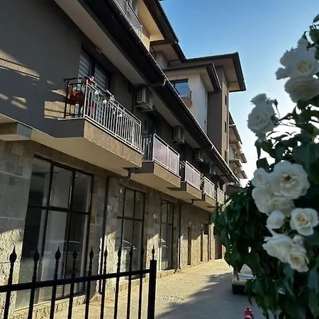 Sunny Near Cacao Apartment